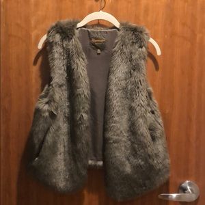 Gray faux fur vest Madewell Size M